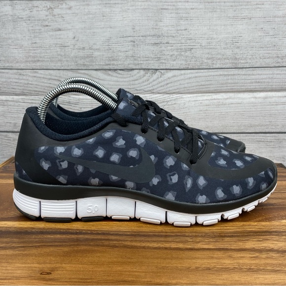 Nike Women’s Free Run 5.0 V4 Black Grey Running Shoe 695168-003 Sneaker Size 9.5 - Picture 4 of 10